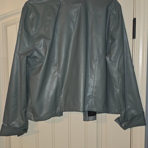 Faux Leather Cropped button down shirt/jacket - Picture 4 of 4